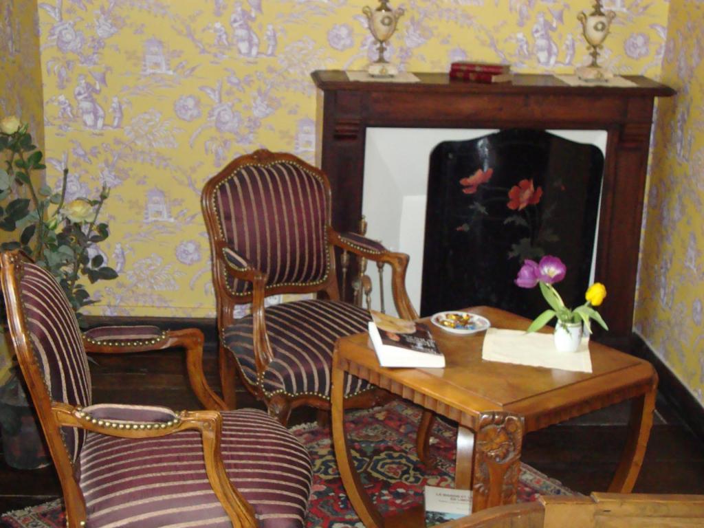 Bed and Breakfast Domaine De La Dame De Lauriere Solignac Zimmer foto