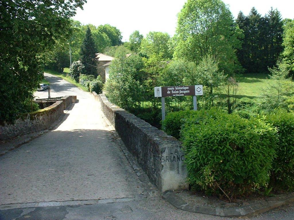 Bed and Breakfast Domaine De La Dame De Lauriere Solignac Exterior foto